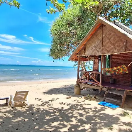 Breizh Cape Beach Bungalows Koh Lanta Exterior photo